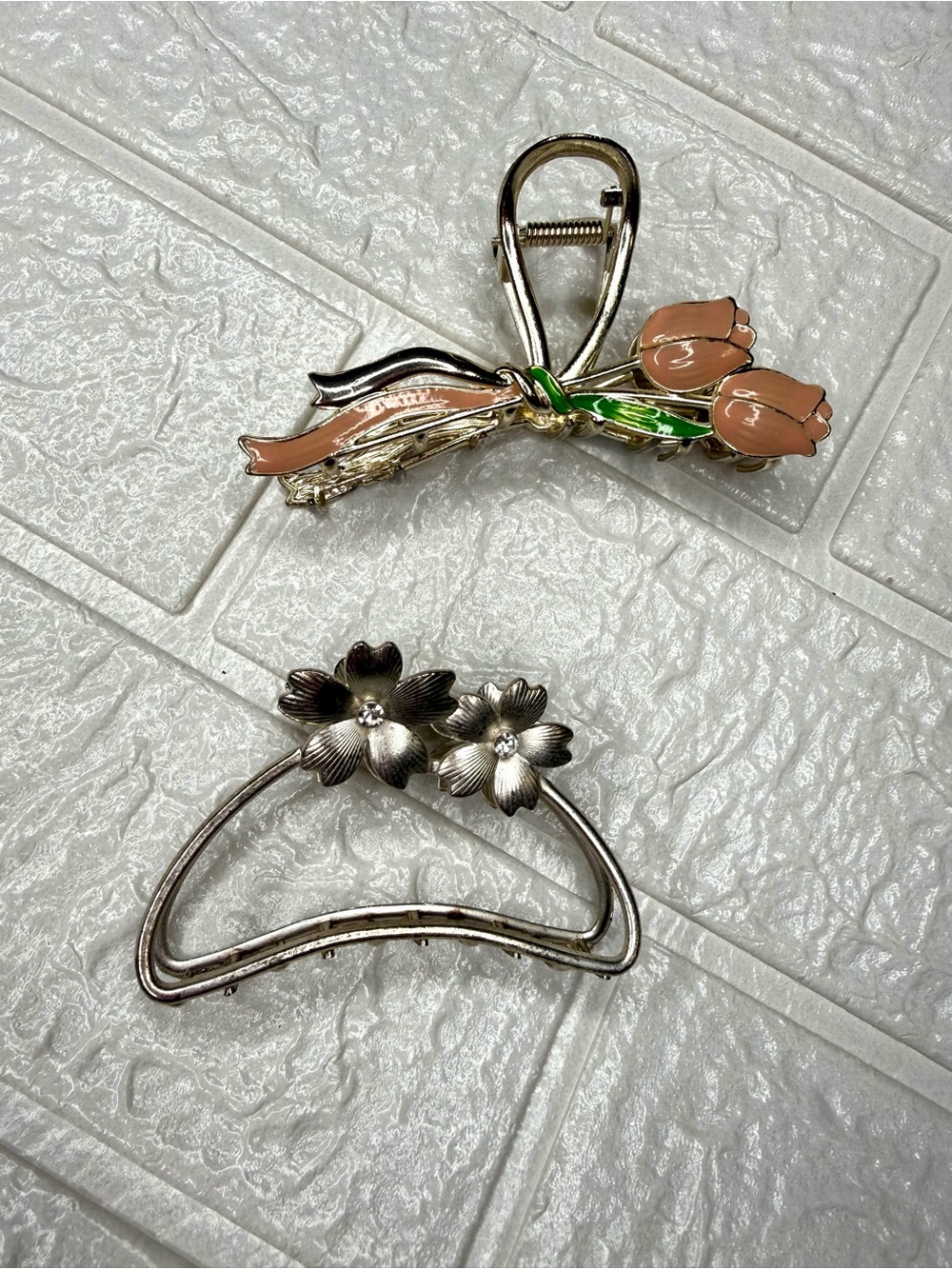 Vintage Floral Tulip & Flower Metal Hair Clips - Peach and Silver